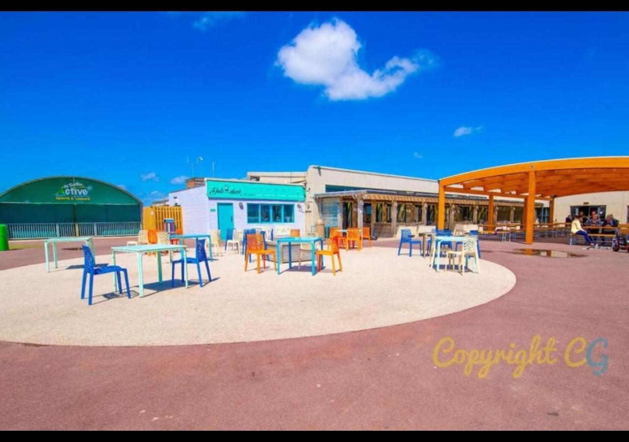 K90 - Chalet - Parkdean Resorts, Camber Sands Eksteriør billede